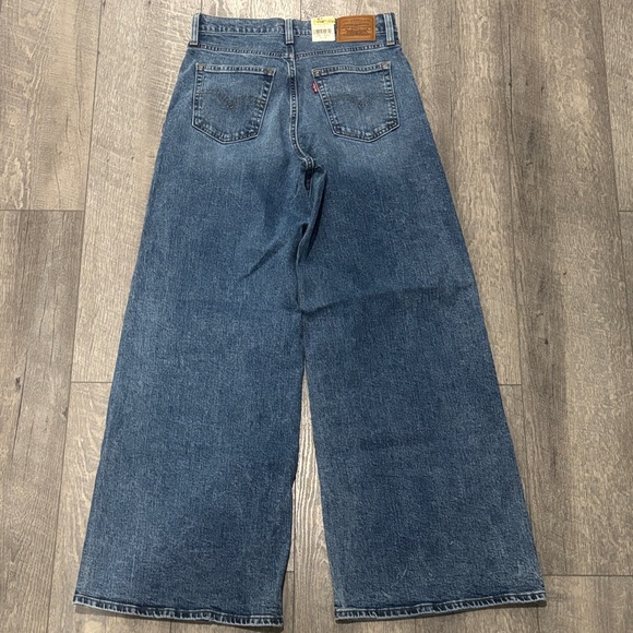 NWT Levi's Blue Flare & Wide Leg Jeans - Picture 3 of 5